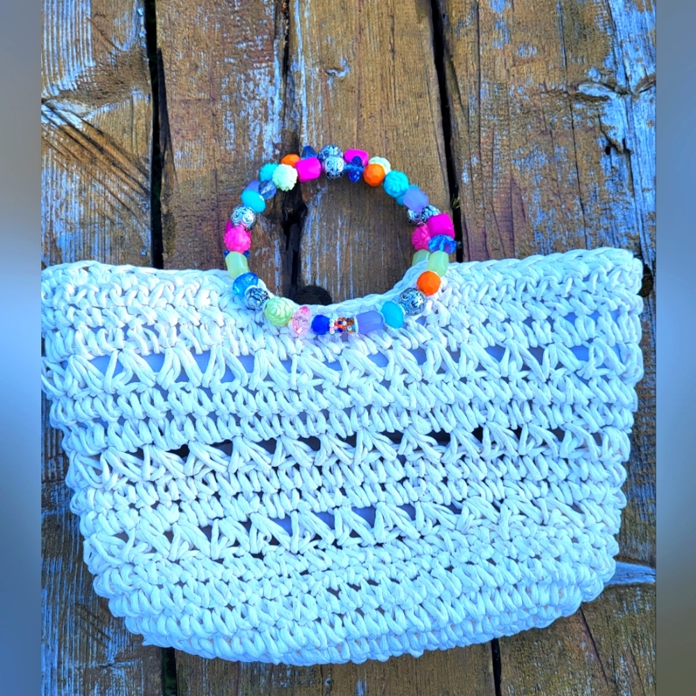 White Straw Crochet Handbag with Colorful Beaded Handle